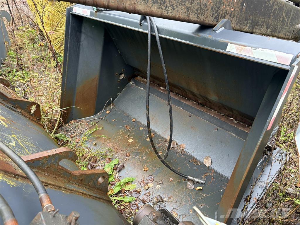 Snowstar HK700L 砂と塩撒き専用車