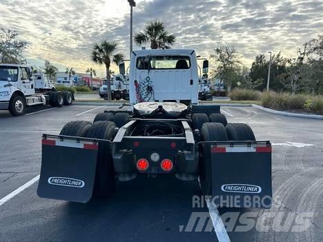 Freightliner M2 中古トラクターヘッド | トレーラーヘッド