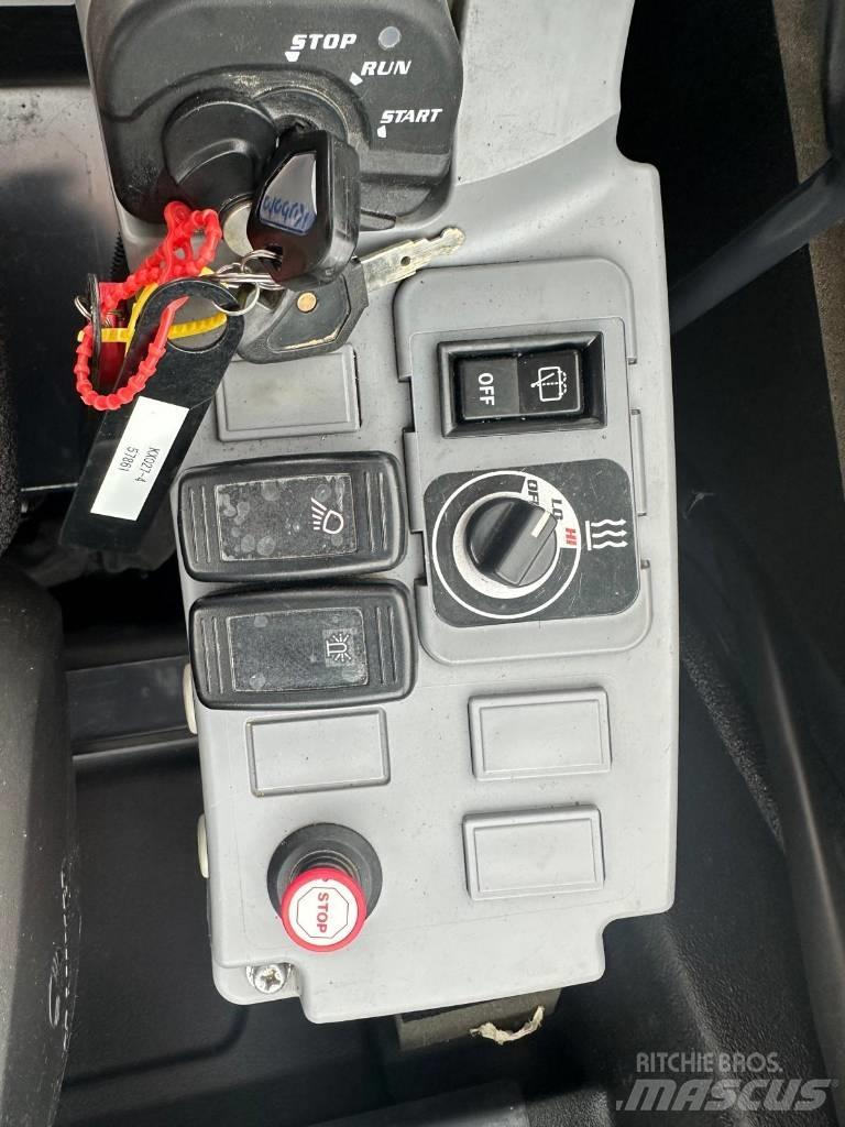 Kubota kx 027-4 ミニ油圧ショベル 7t以下（ミニユンボ・ミニディガー）