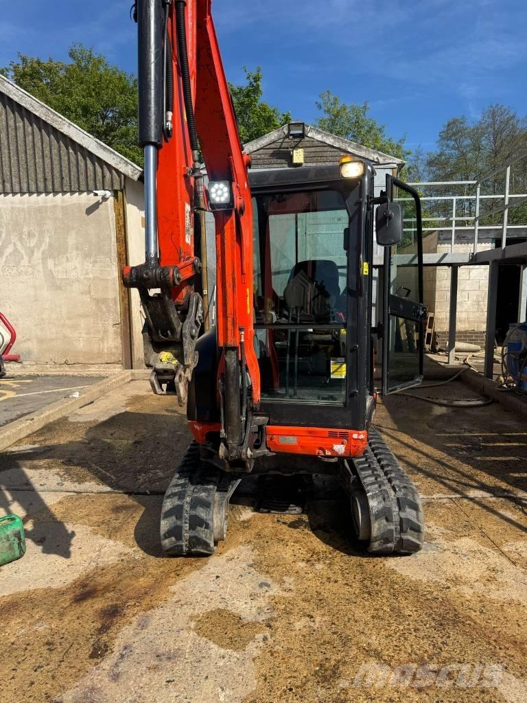 Kubota U 27-4 ミニ油圧ショベル 7t以下（ミニユンボ・ミニディガー）