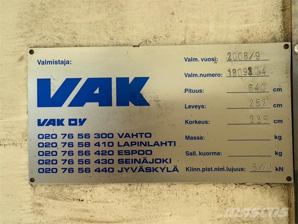 Volvo FL240 4x2 ボックスボディー、ウイング、箱車