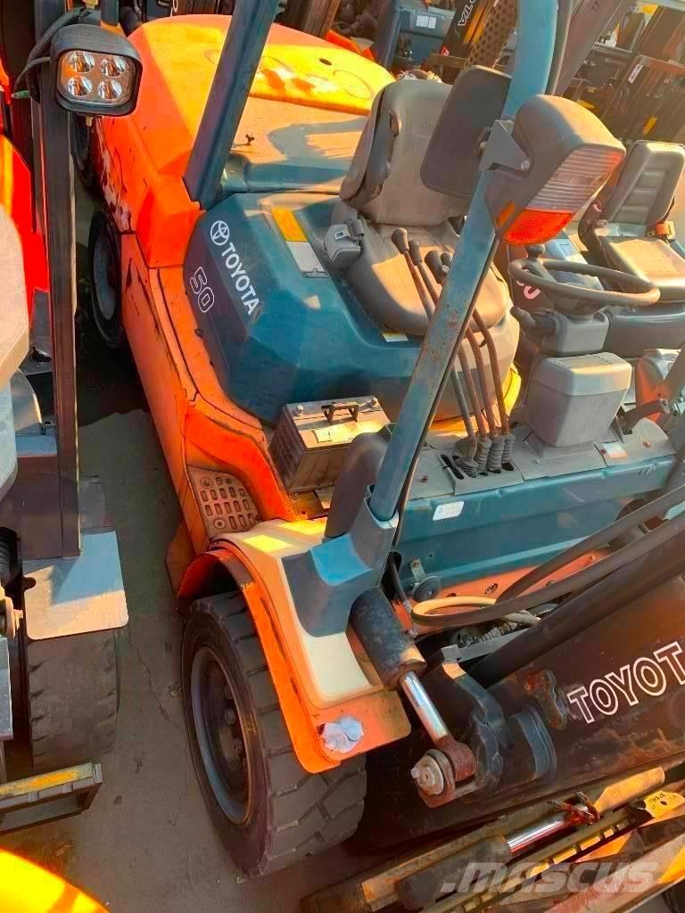Toyota 7 FDA 50 ディーゼル・軽油