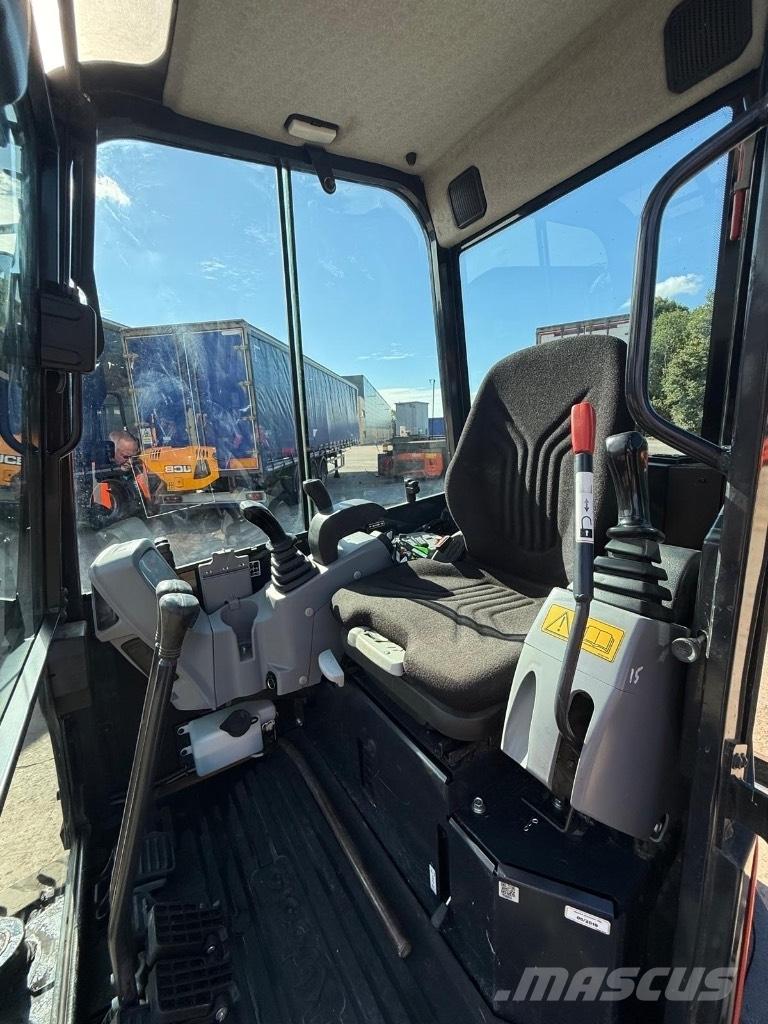 Kubota U 27-4 ミニ油圧ショベル 7t以下（ミニユンボ・ミニディガー）
