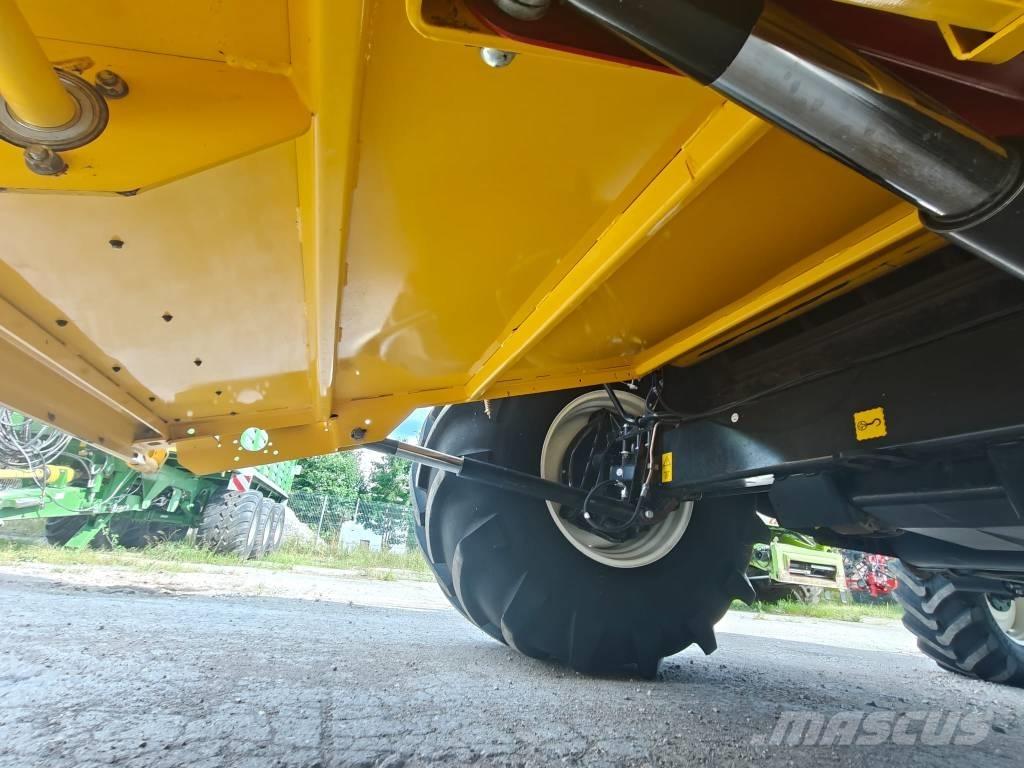 New Holland CX 6090 コンバイン
