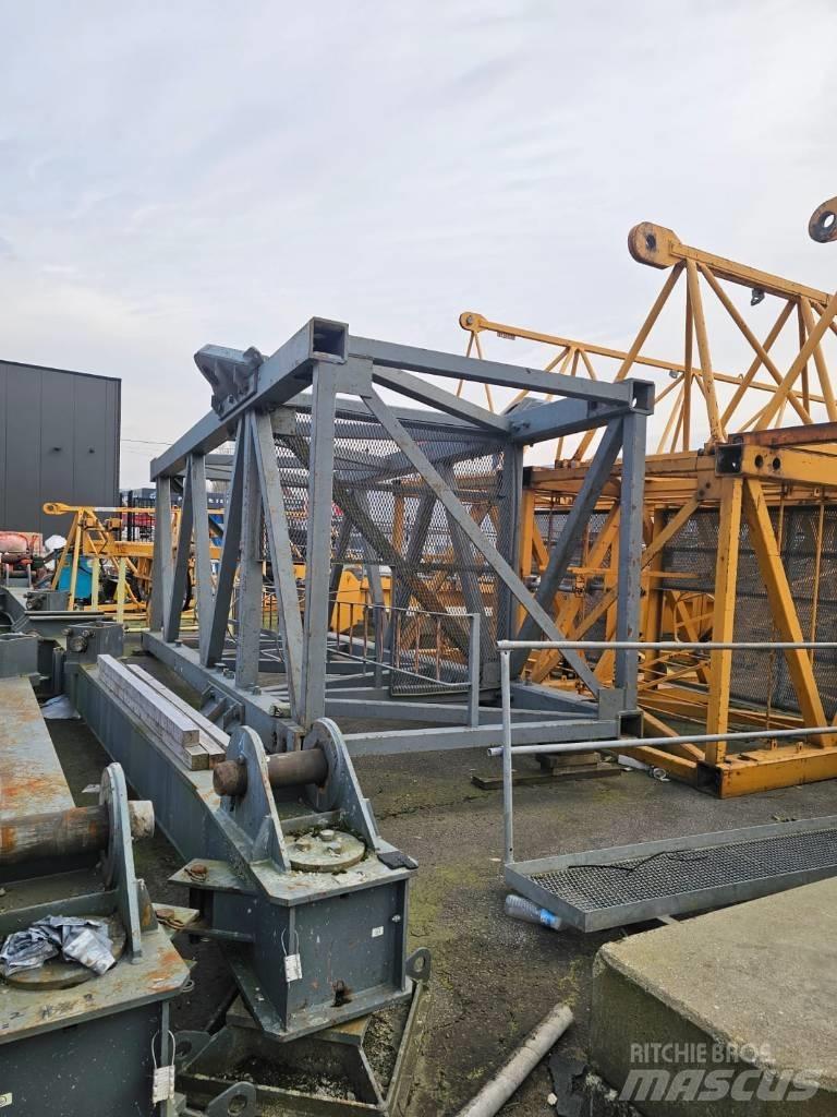 Liebherr 420 EC-H16 タワークレーン