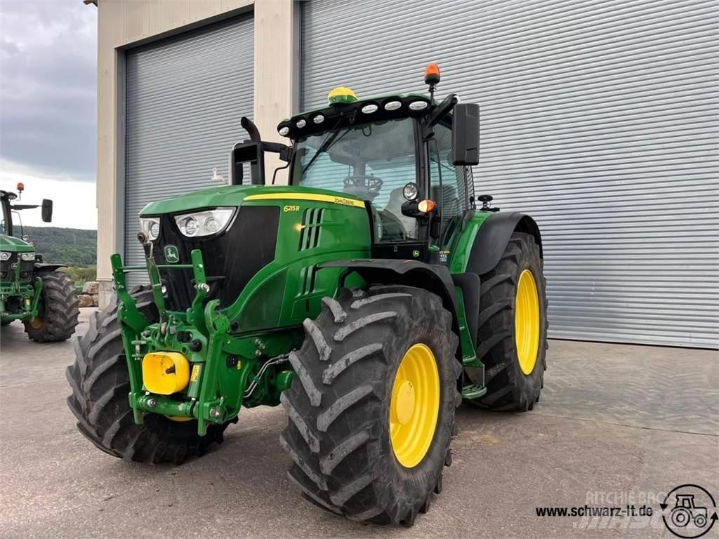 John Deere 6215R トラクター