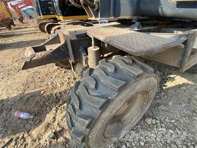 Doosan DX60W ホイール式油圧ショベル（パワーショベル・ユンボ・バックホー）