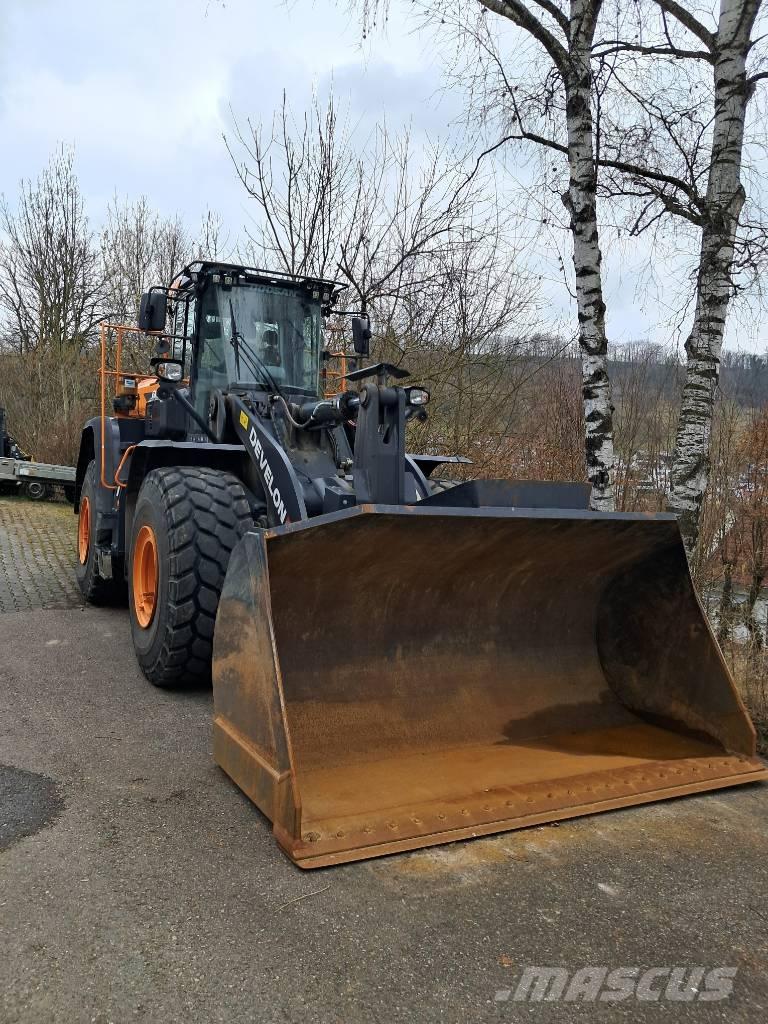 Develon DL 420 CVT-7 ホイールローダー・タイヤショベル