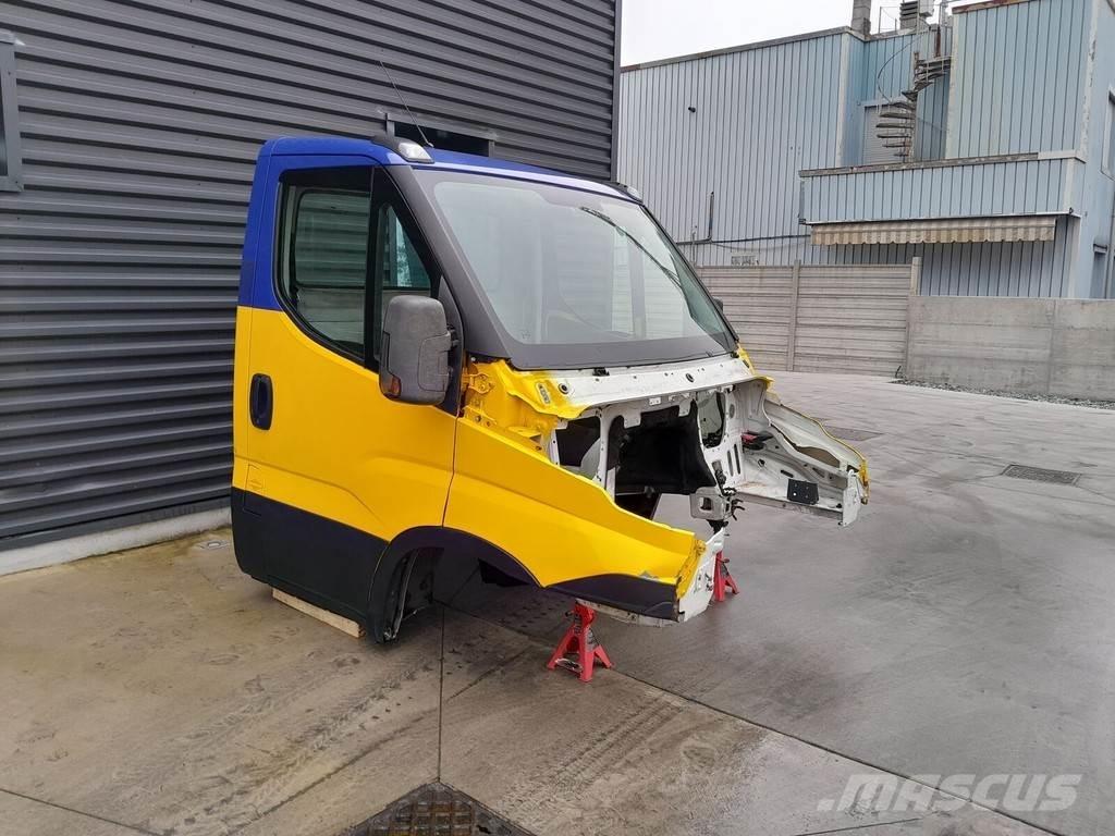 Iveco DAILY キャビン及び内装