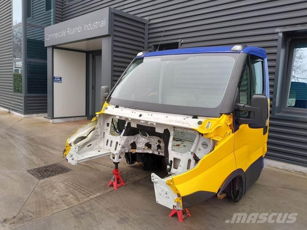 Iveco DAILY キャビン及び内装