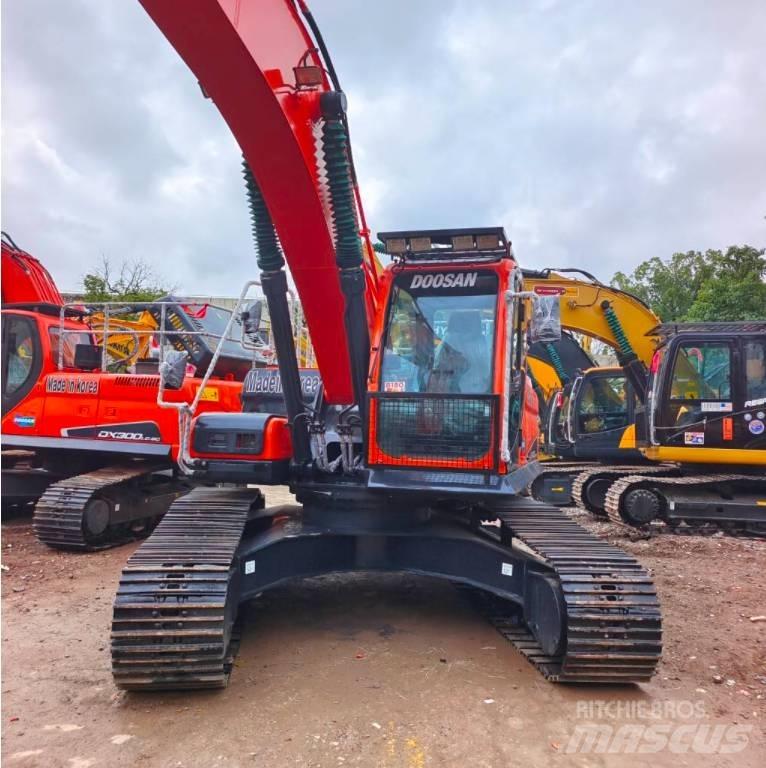 Doosan DX 300 LC 大型油圧ショベル12t以上（パワーショベル・ユンボ）