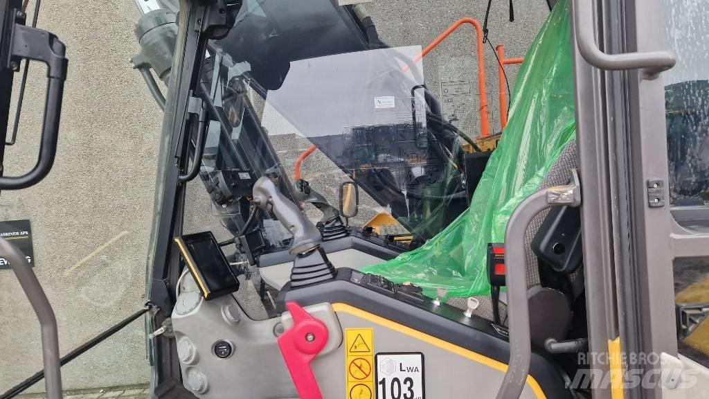 Volvo EC 250 EL 大型油圧ショベル12t以上（パワーショベル・ユンボ）