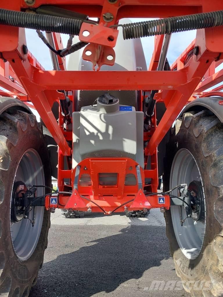 Kuhn Lexis 3000 牽引型スプレイヤー