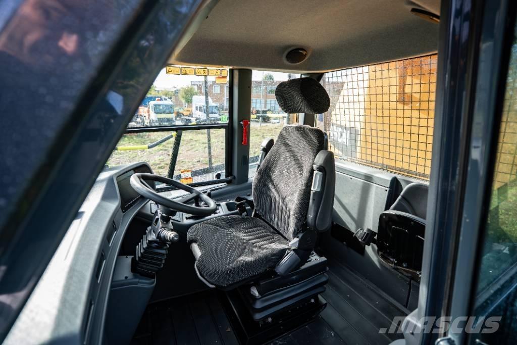 Hyundai HA 30 A アーティキュレート式ダンプトラック