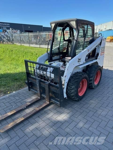 Bobcat S 130 スキッドステアローダー