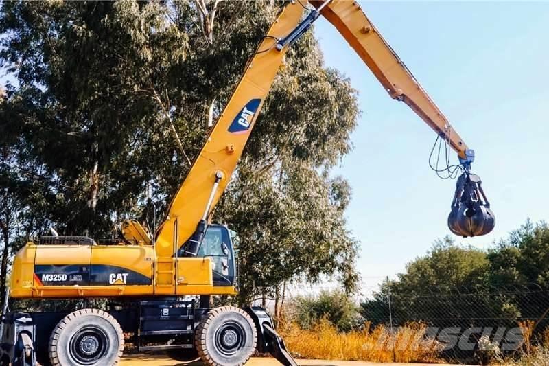 CAT M325 ミニ油圧ショベル 7t以下（ミニユンボ・ミニディガー）