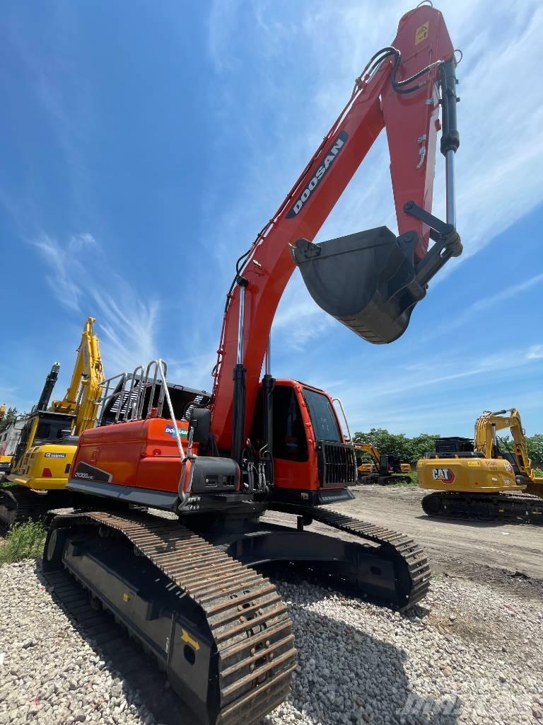 Doosan DX 300 大型油圧ショベル12t以上（パワーショベル・ユンボ）