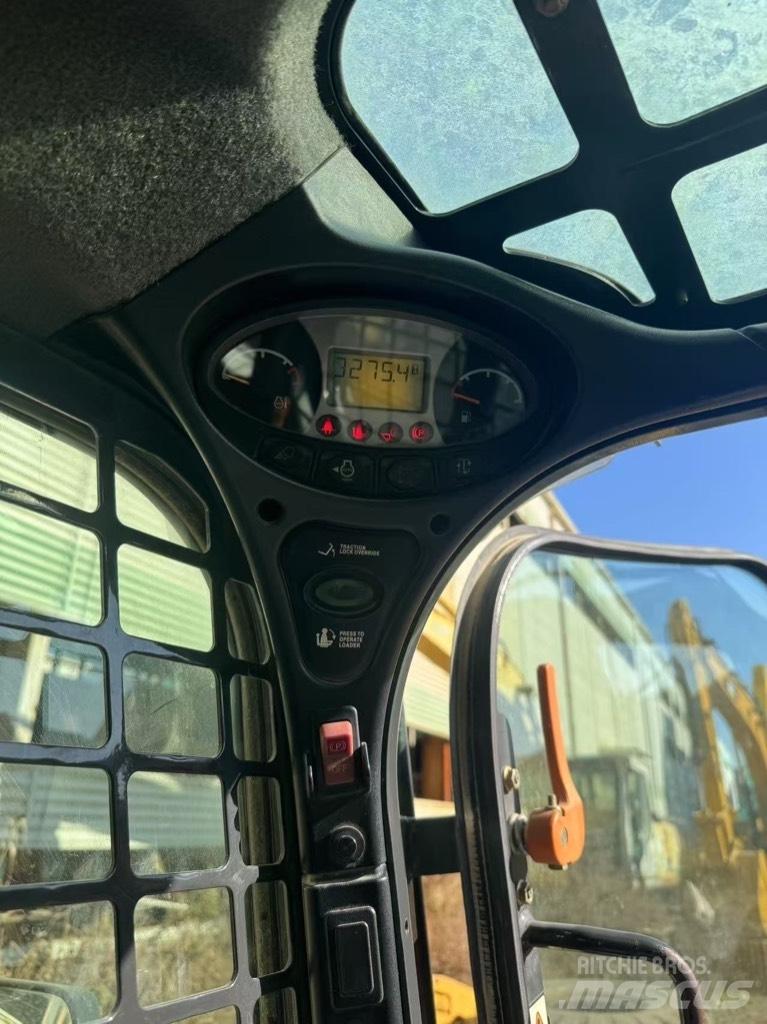Bobcat S 630 スキッドステアローダー