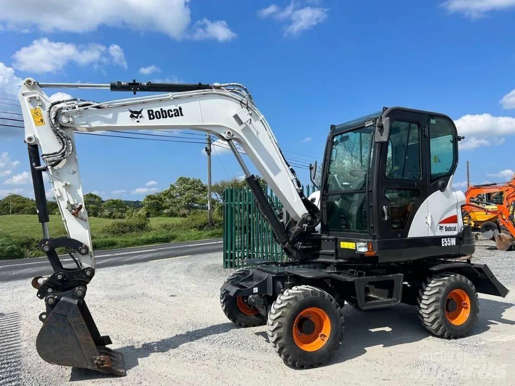 Bobcat E 55 W ホイール式油圧ショベル（パワーショベル・ユンボ・バックホー）