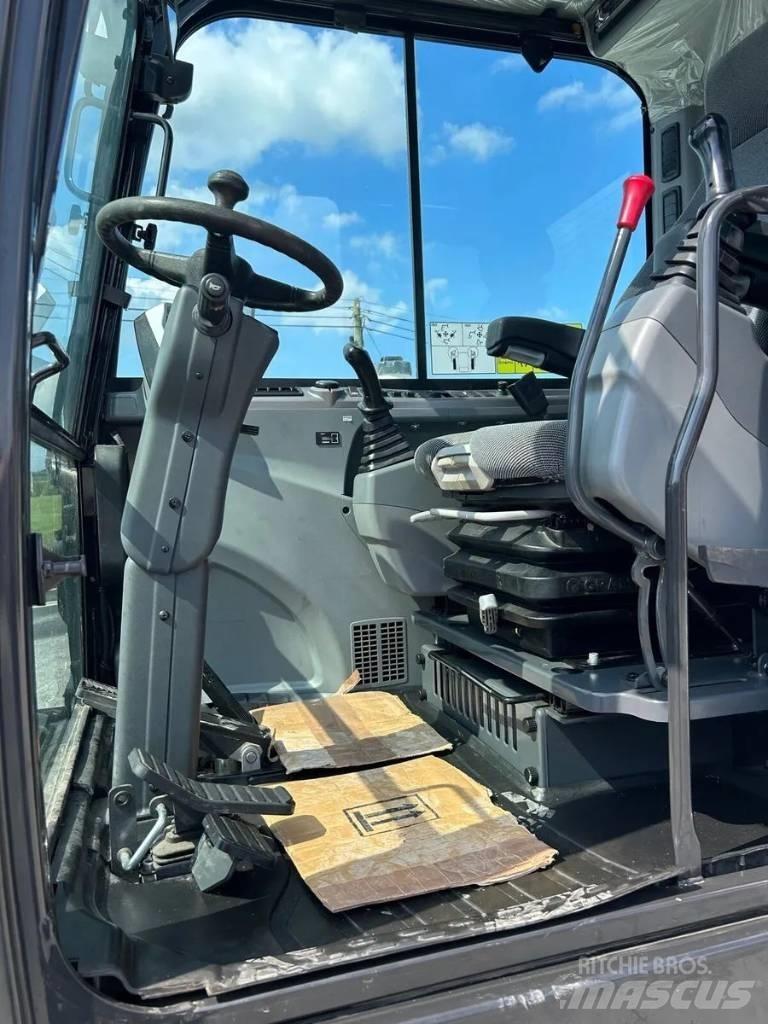 Bobcat E 55 W ホイール式油圧ショベル（パワーショベル・ユンボ・バックホー）