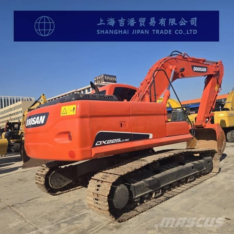 Doosan DX 225 大型油圧ショベル12t以上（パワーショベル・ユンボ）