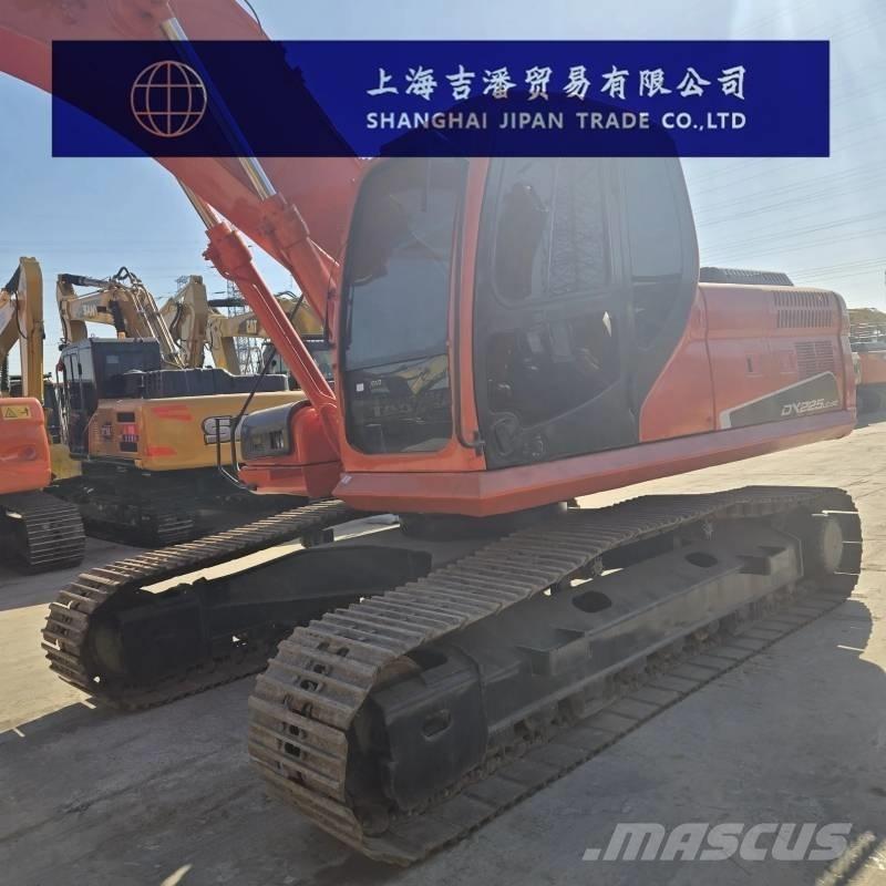 Doosan DX 225 大型油圧ショベル12t以上（パワーショベル・ユンボ）