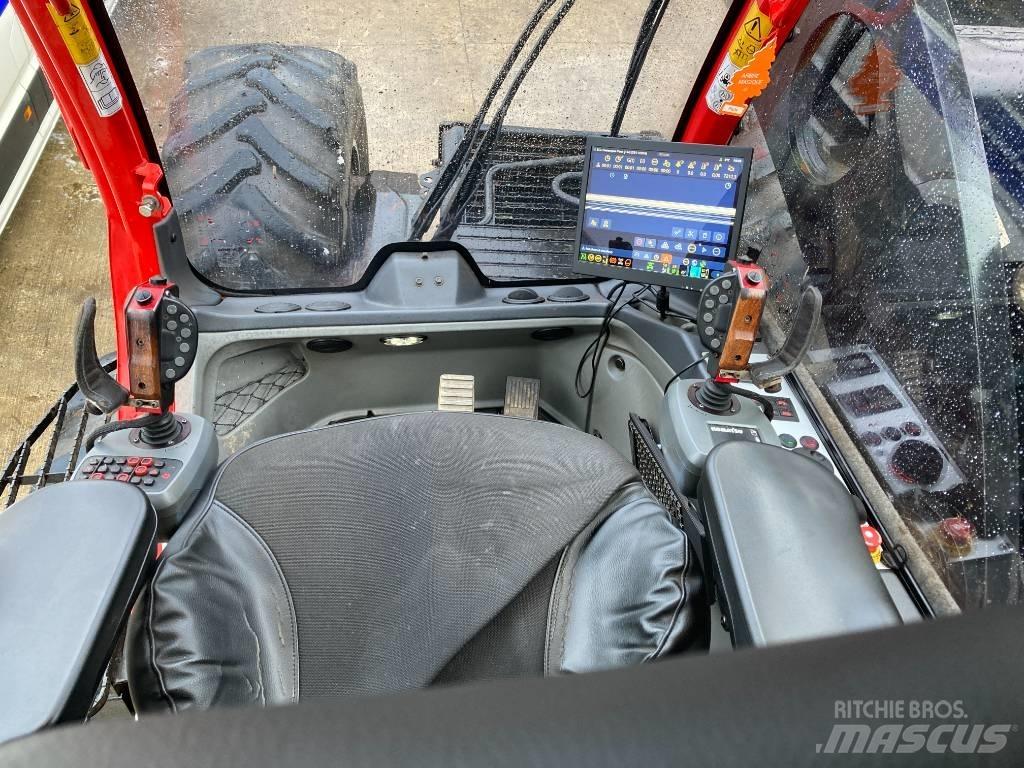 Komatsu 951 ハーベスター