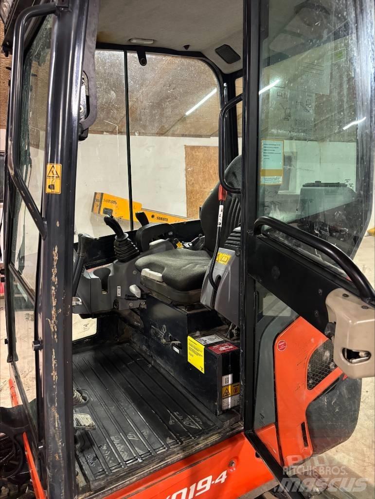 Kubota KX 19-4 ミニ油圧ショベル 7t以下（ミニユンボ・ミニディガー）