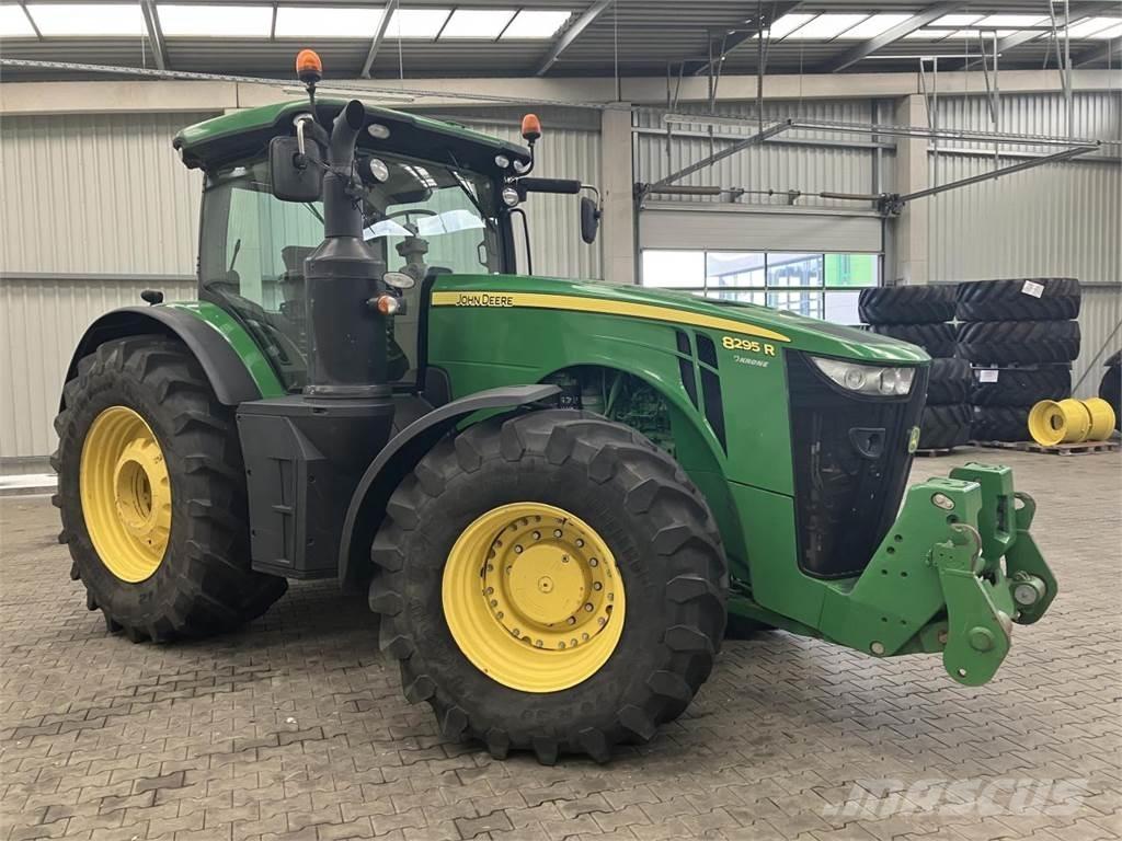 John Deere 8295R トラクター