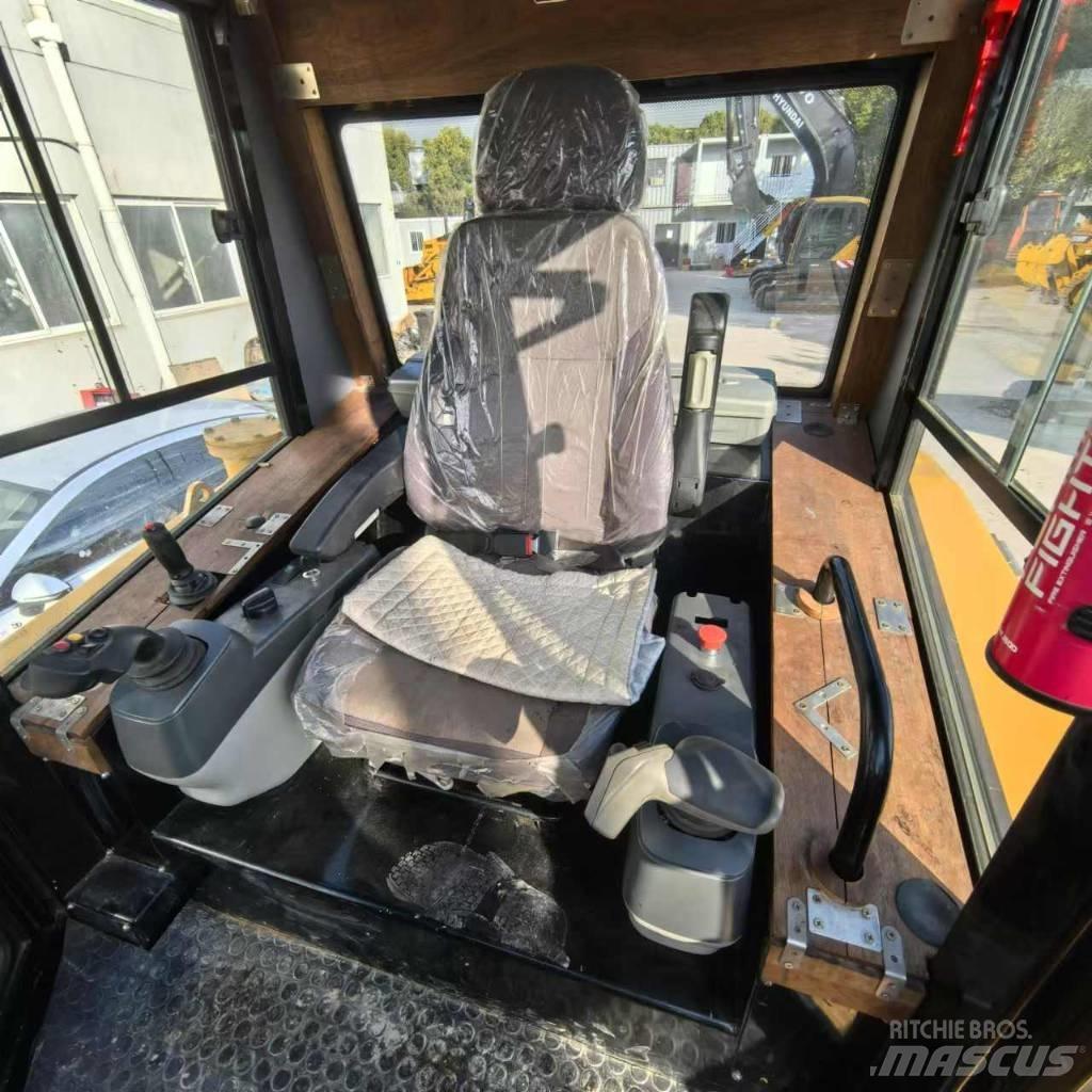 CAT D 7 R モーターグレーダー