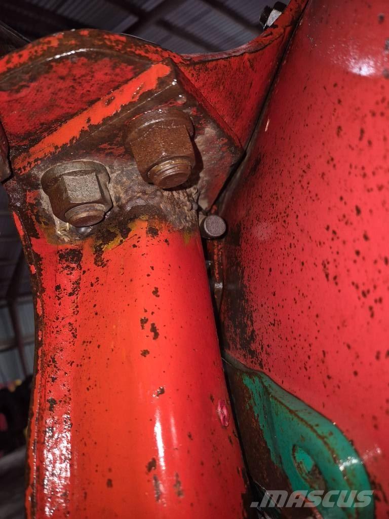 Kverneland EG85 リバーシブルプラウ