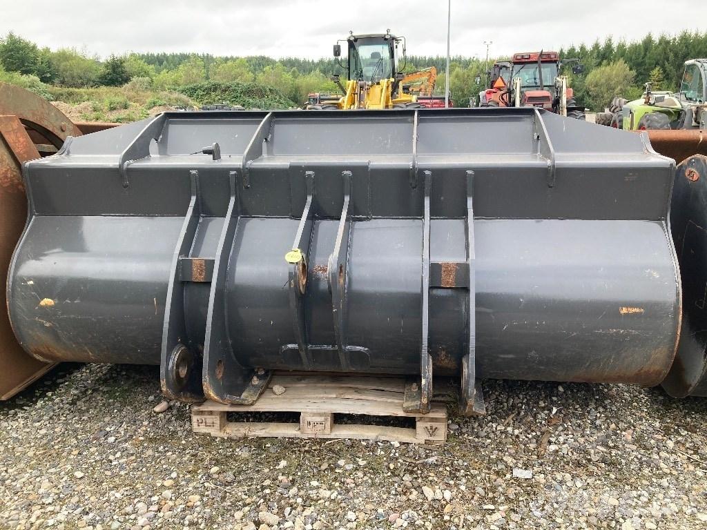 CASE 821 Skovl ホイールローダー・タイヤショベル