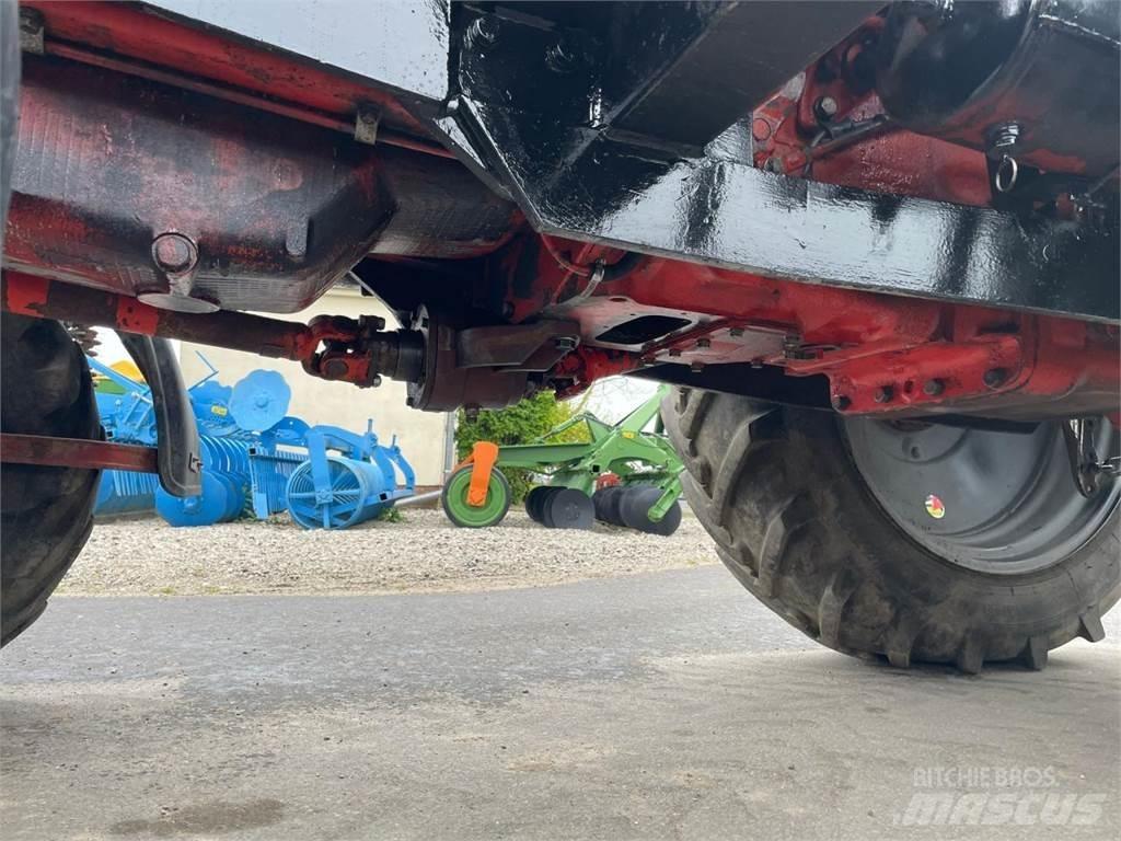 Belarus MTS 82 + FL トラクター