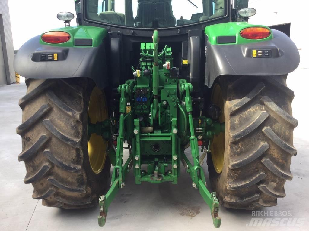 John Deere 6130R トラクター
