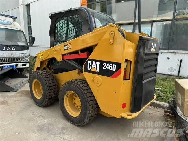 CAT 246 D スキッドステアローダー