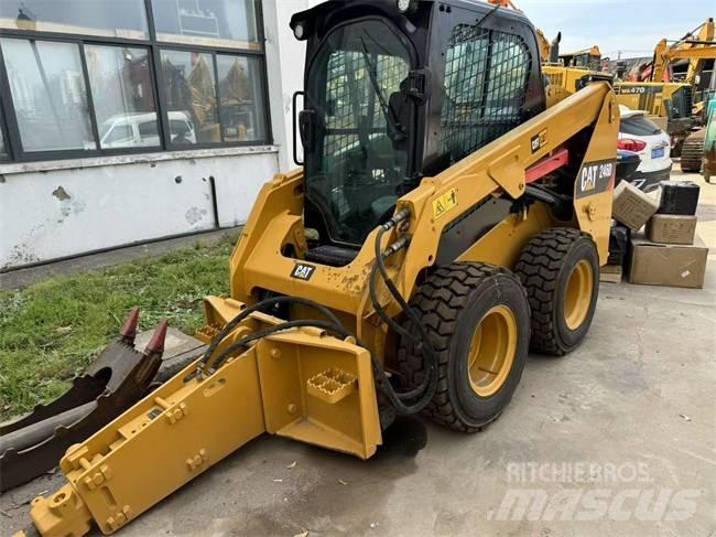 CAT 246 D スキッドステアローダー