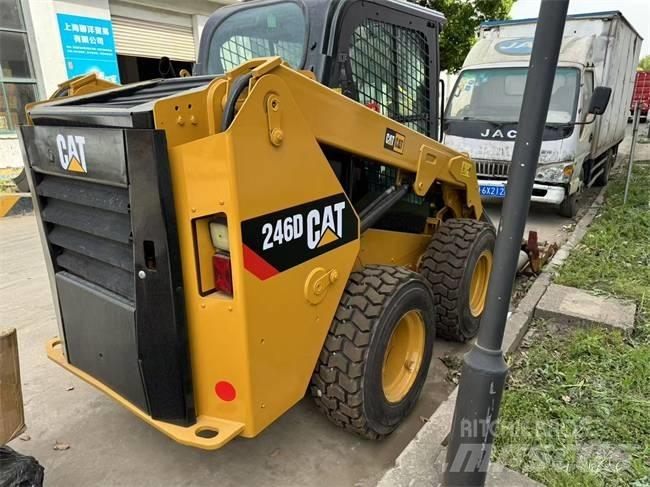 CAT 246 D スキッドステアローダー