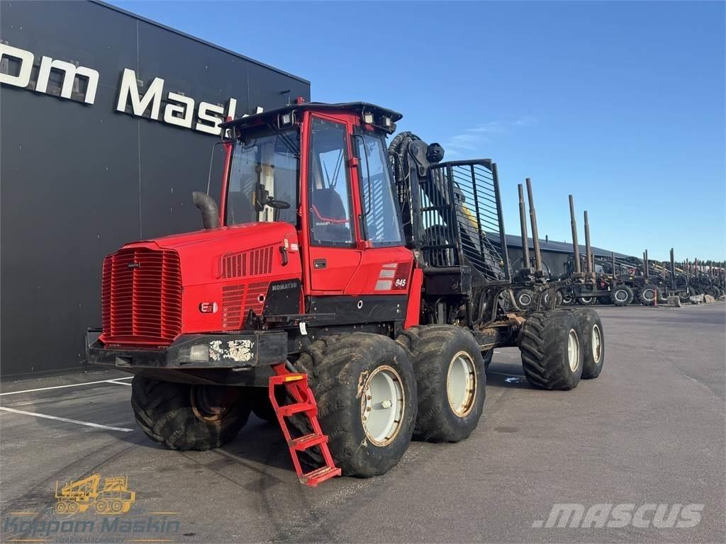 Komatsu 845 フォワーダー