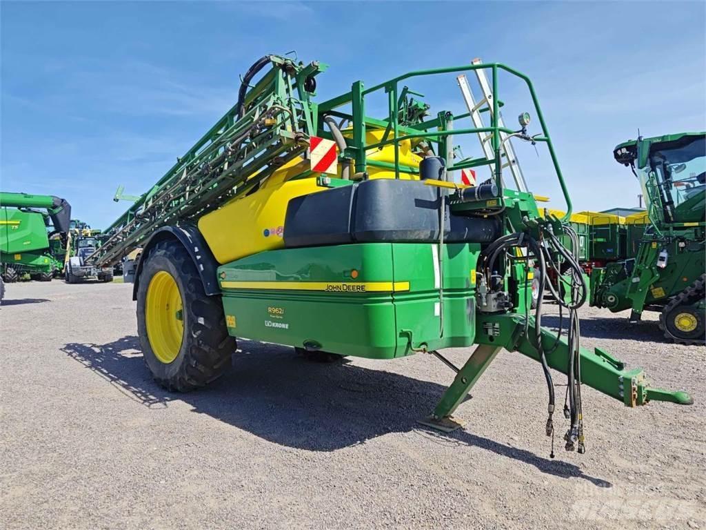 John Deere R962i 牽引型スプレイヤー