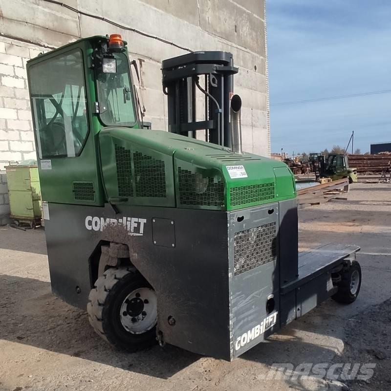 Combilift C 4000 MK4 全方向リーチ型フォークリフト