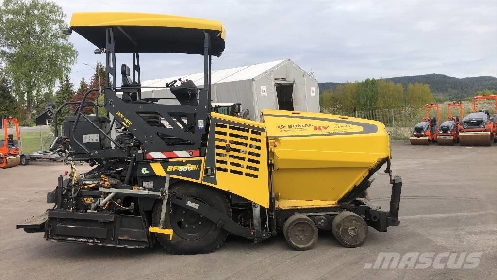 Bomag BF 300 P-2 アスファルトフィニッシャ