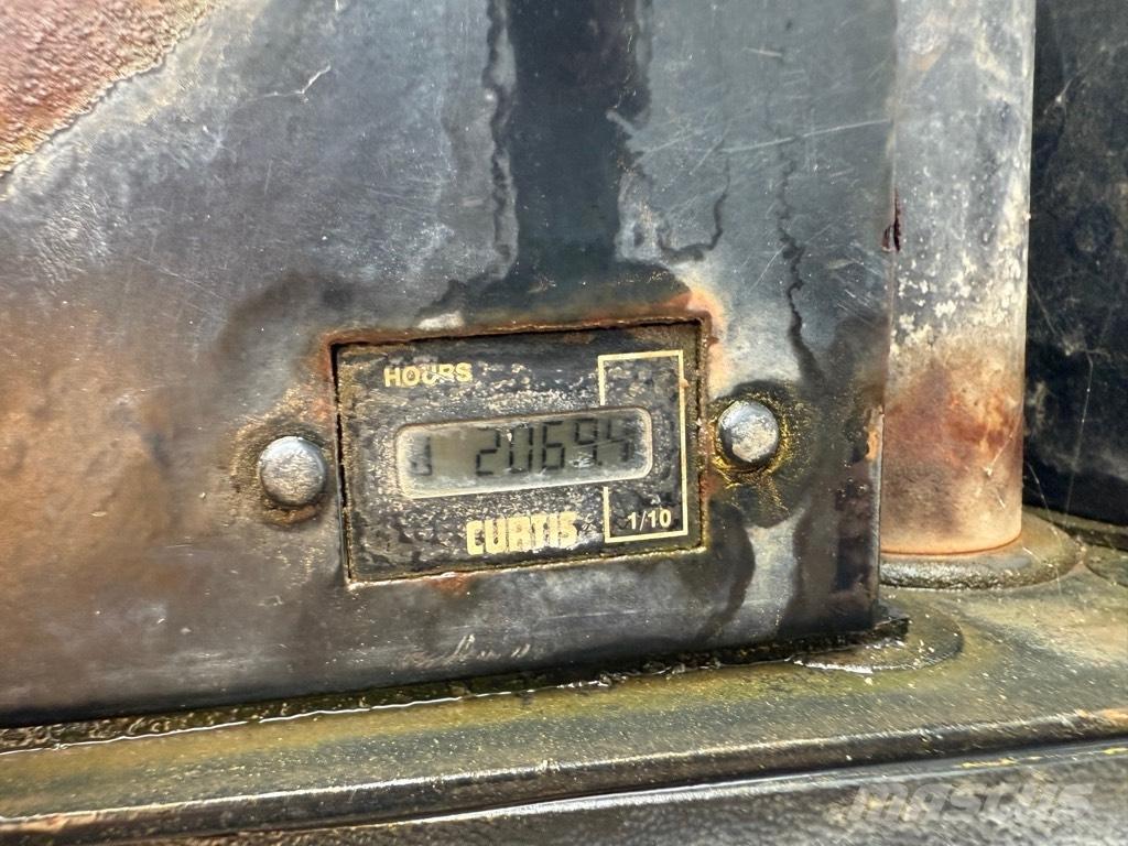 Mecalac TA 3 S サイト　ダンプ