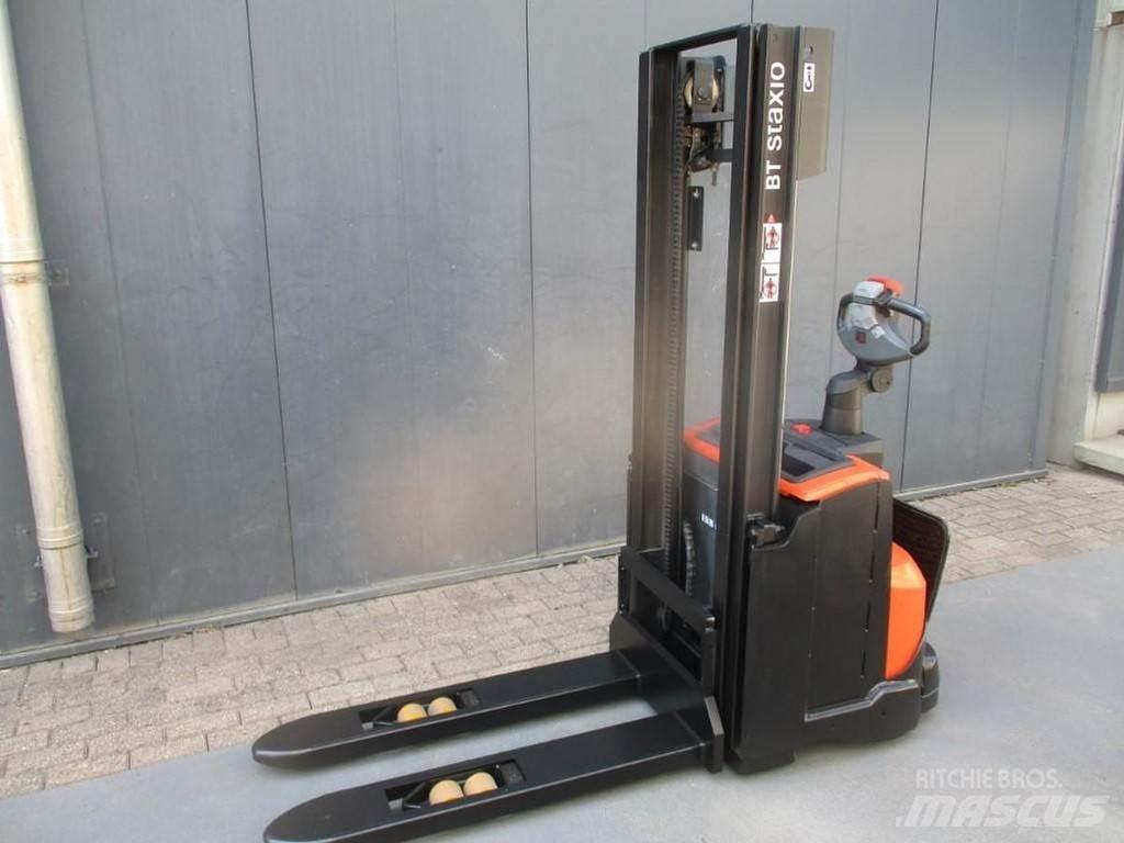 BT SWE 100 ウォーキンフォークリフト