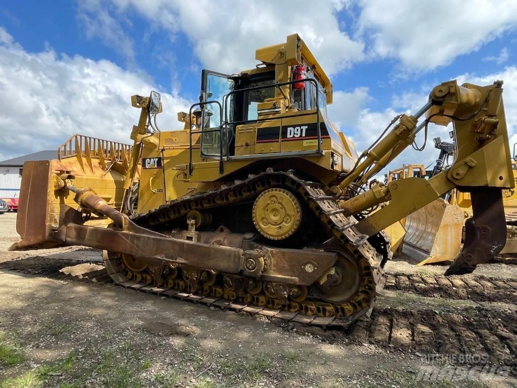 CAT D 9 T ブルドーザー