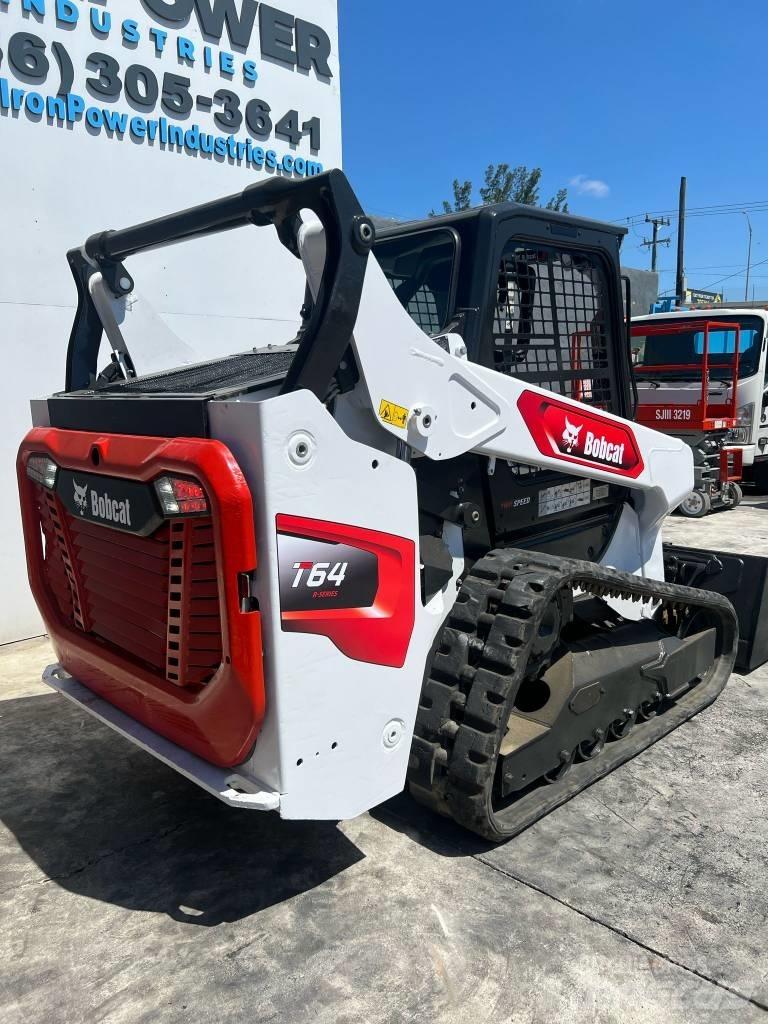 Bobcat T 64 スキッドステアローダー