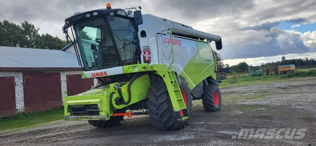 CLAAS Tucano 450 コンバイン
