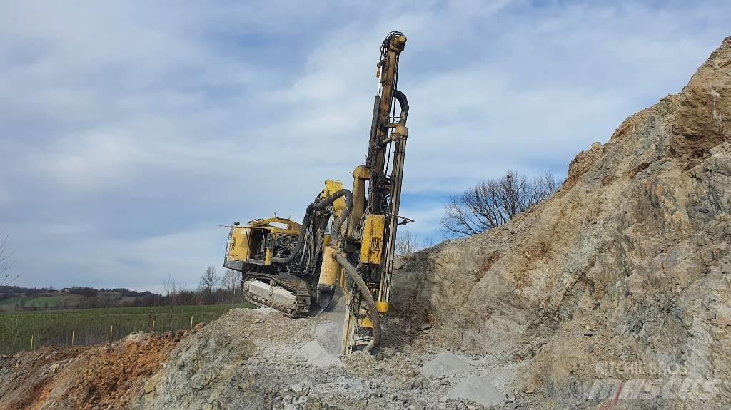 Atlas Copco F7-10 サーフェイスドリルリグ