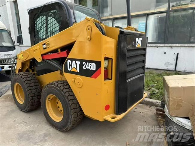 CAT 246 D スキッドステアローダー