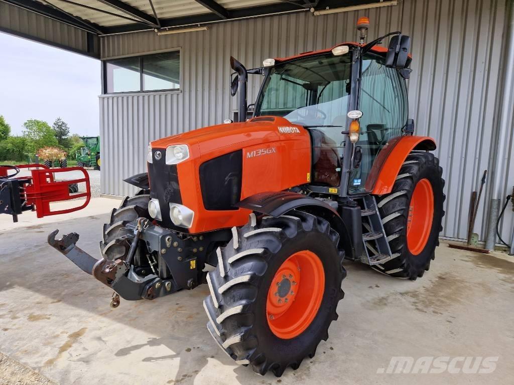 Kubota M 135 GX トラクター
