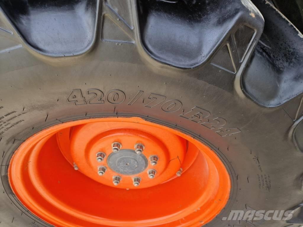 Kubota M 135 GX トラクター